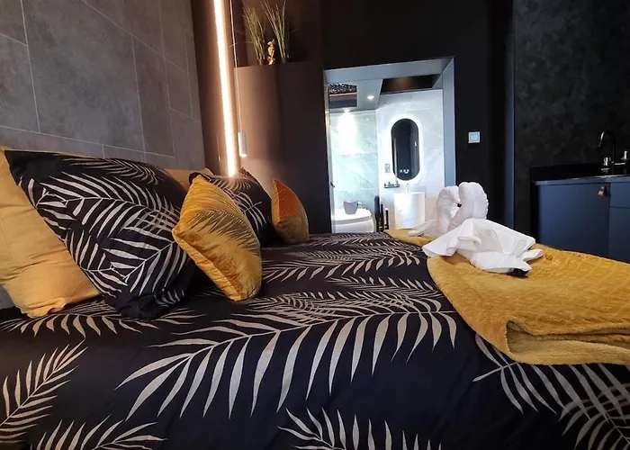 Orm - Detente & Balneo Privee Apartment